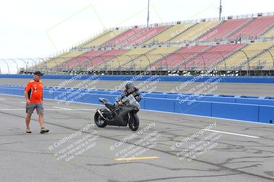 media/Oct-15-2022-Fastrack Riders (Sat) [[9a18b22502]]/Level2/Grid Shots/